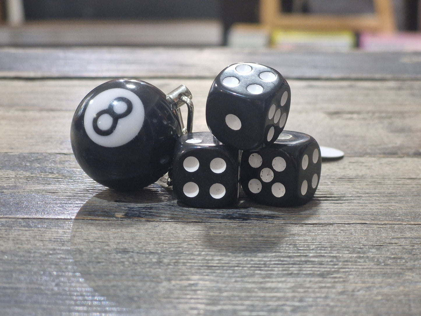 8 Ball & Dice Keyring