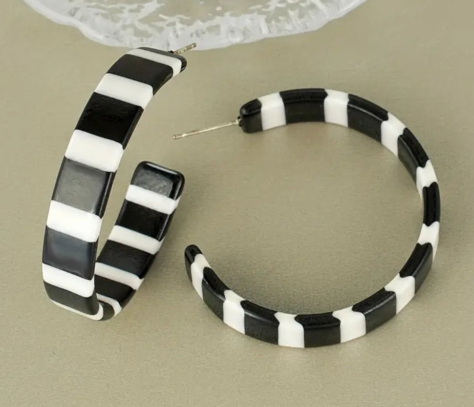 Black & White Stripe C Hoop Earring