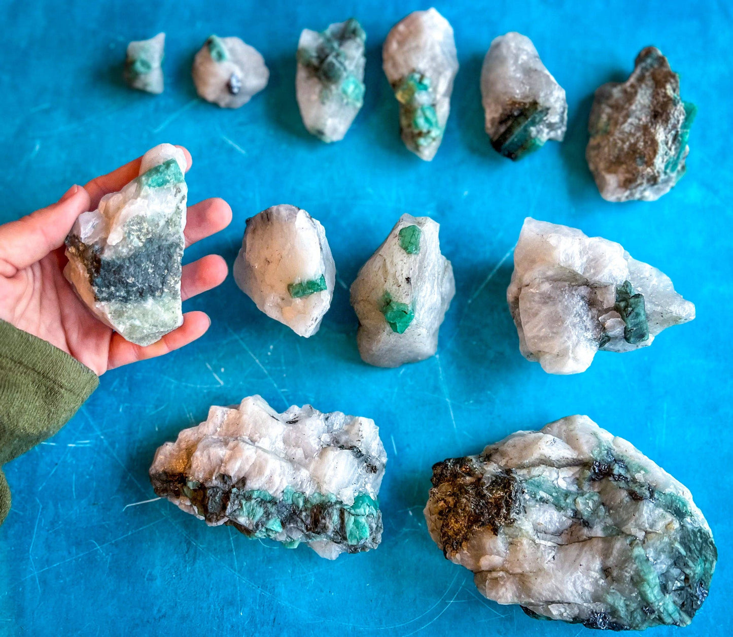 Raw Emerald Specimens: 25-49 grams